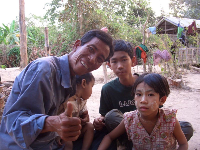 ミャンマー人家族