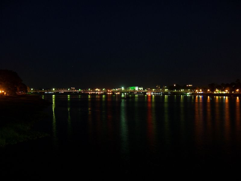 夜のフォン川